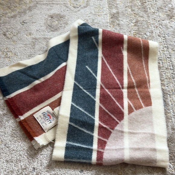 Faherty Sun and Waves Wool Scarf NWT - Picture 10 of 10